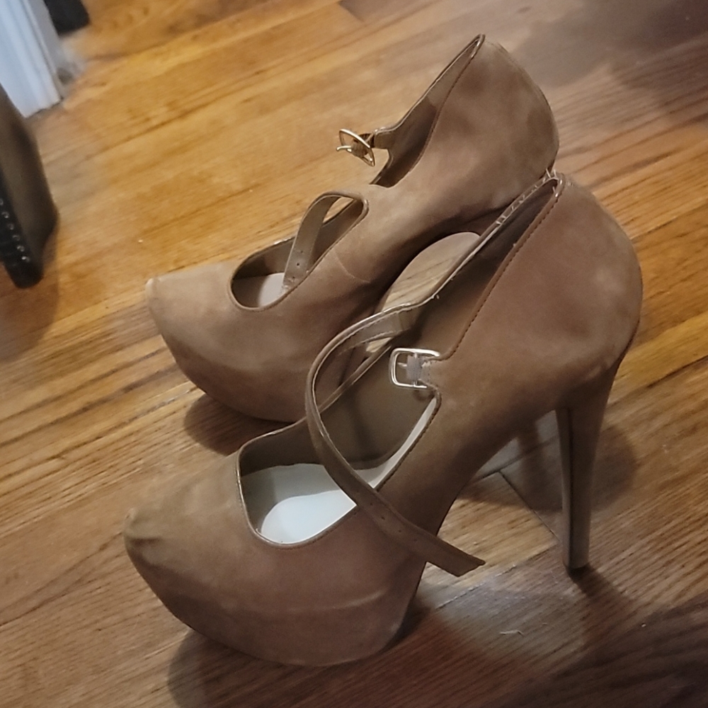 H by Halston suede platform pumps with strap